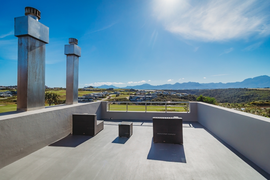 4 Bedroom Property for Sale in Herolds Bay Western Cape